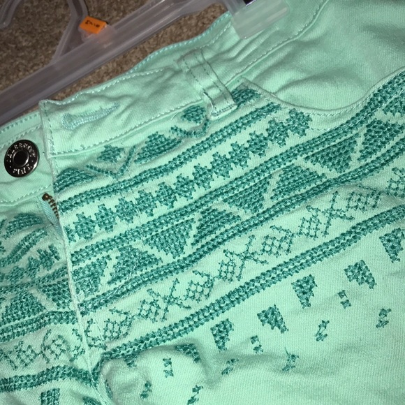 Patterned shorts - Picture 2 of 2